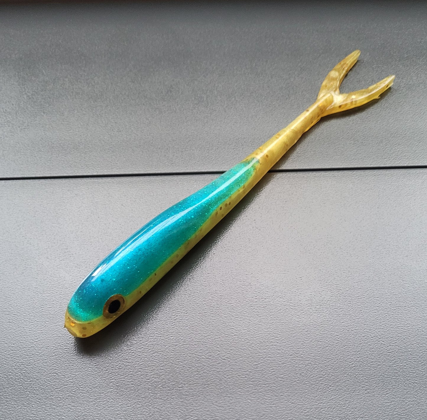 Cleopatra           V-Tail